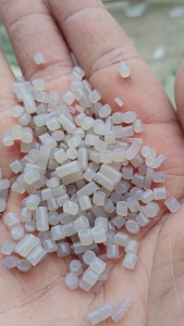 出售珍珠棉颗粒，有大白二白的，也有黑色，过双80目