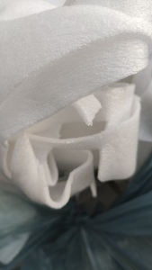 长期出售珍珠棉废料，有黑色白色，现货2吨左右，月供7-8吨左右