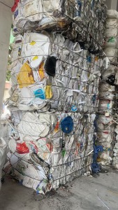 出售PP涂料桶压块，长期供货