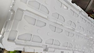 长期出售白色pet吸塑盒，现货8吨左右