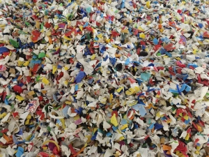 出售pe瓶盖破碎料，冷洗过一个水池，月供10吨左右