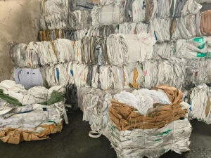 出售废旧编织袋，装过颗粒的，月供20吨左右