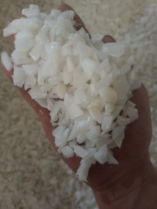 出售原色PE管破碎料，清洗甩干，注塑用