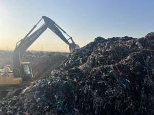 大量出售燃烧料，黑料，废布料，现货三千吨左右