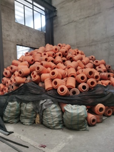 厂家出售EVA颗粒注塑发泡出来的残次品毛料，和做拖鞋材质一样，现货四五吨