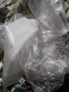 出售缠绕膜废料，高压膜毛料