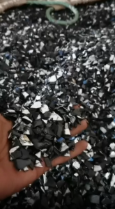 出售保险杠破碎料，月供300吨