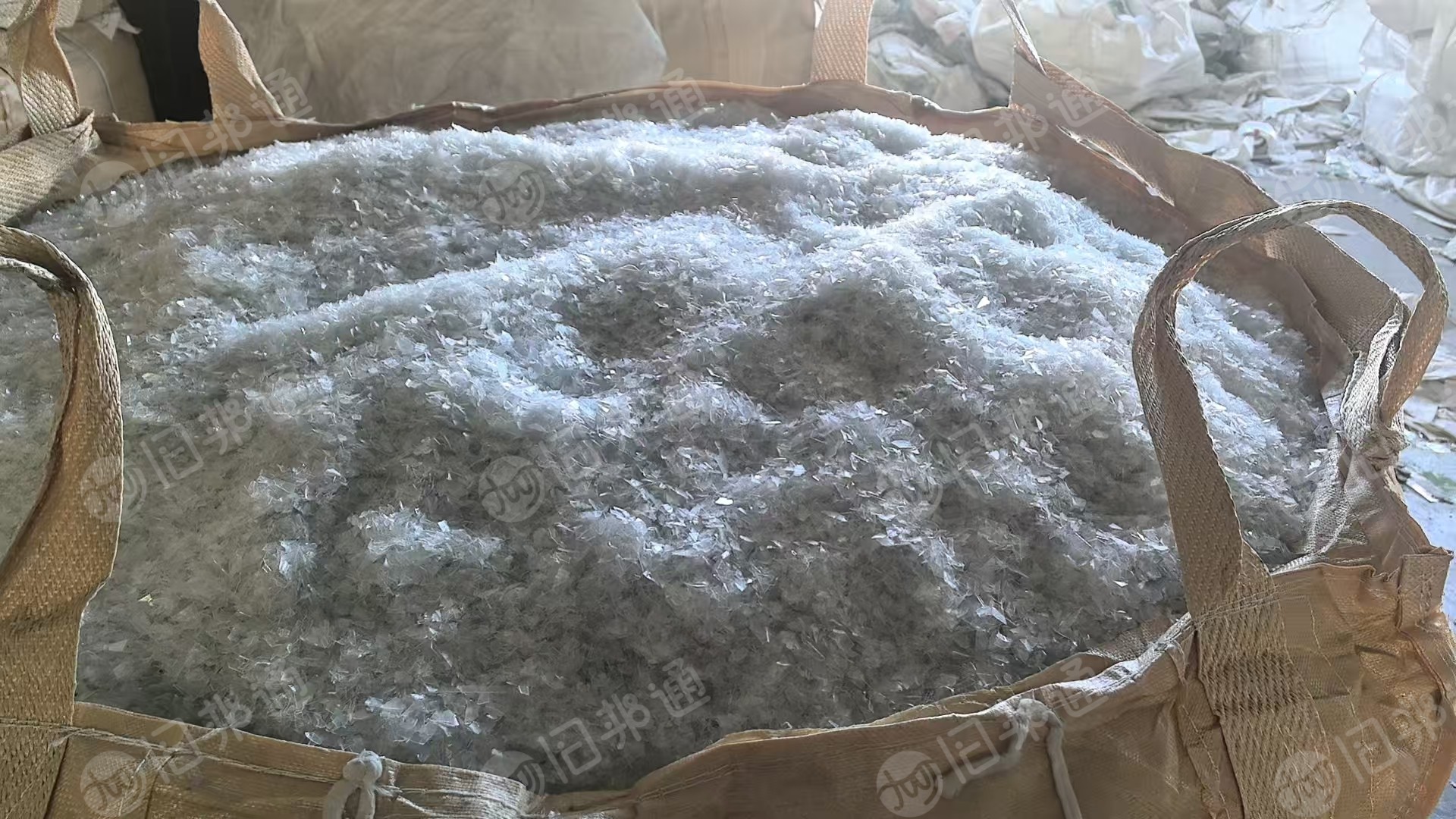 厂家出售透明PET吸塑盒破碎料,A级、B级料,乳白色的都有,现货100多吨!可直接纺丝,拉片用,