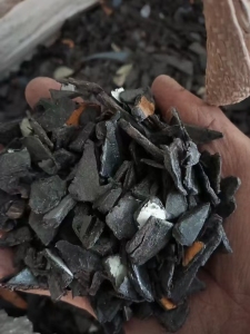 出售出厂下来的带漆合金破碎料，现货20吨