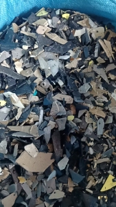 出售pp汽车内饰破碎料， 清洗甩干，月供100吨