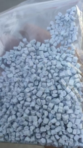 出售纯PE原料袋颗粒,过120目,现货35吨,用量大可以谈