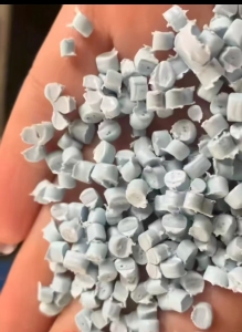 出售纯pe原料袋颗粒，过120目，现货10-20吨左右