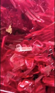 出售汽车废旧灯具，PC面罩，亚克力毛料等，统货20多吨