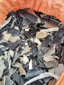 长期出售pp汽车内饰破碎料，过盐池，现货18吨左右