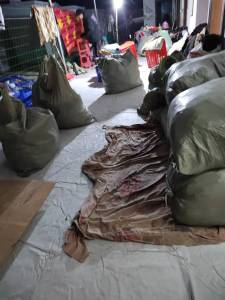 长期出售小区货，旧衣服统货，现货6吨左右