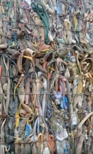 长期出售PVC蛇皮管废料，PVC蛇皮管压块，PVC线管废料