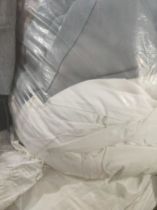 长期出售涤纶窗帘布和纱布，现货几吨，货在山东济南