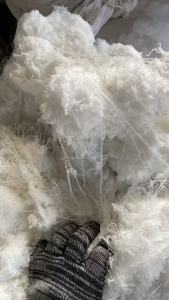 长期出售纺织厂下来的涤纶废丝，涤纶干丝，现货30吨左右