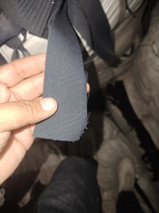 长期出售裁床下脚料，涤棉梭织，现有10吨，货在河北石家庄！