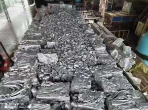 出售6063低铁铝边料，现货三十二吨左右