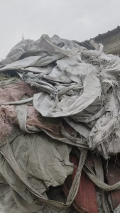 出售废旧吨包，水洗造粒用，装矿石下来的