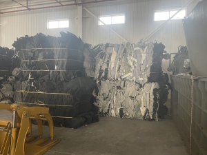 出售汽车顶棚废料,玻纤的,月供90吨