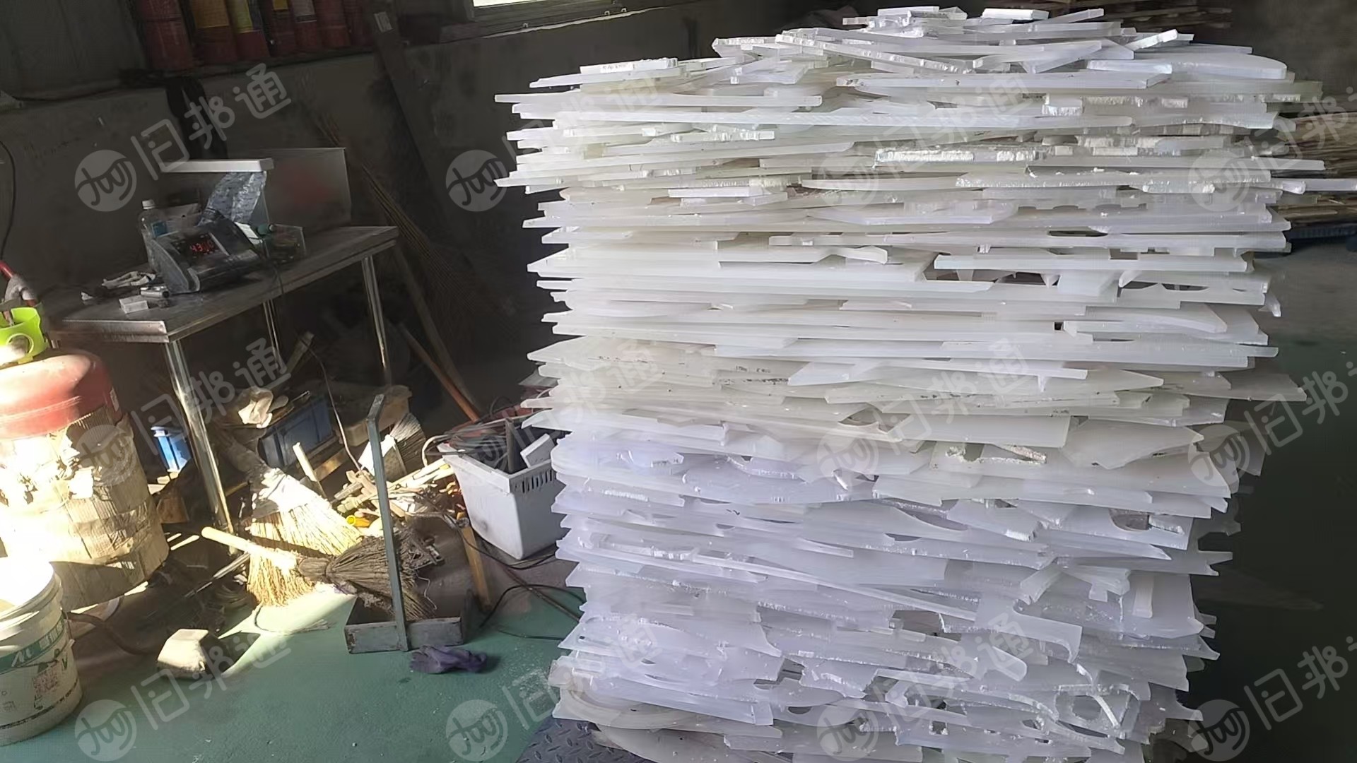 长期出售干粉gpps板材破碎料,透明现货10多吨,透明月供20吨左右,瓷白月供60吨左右