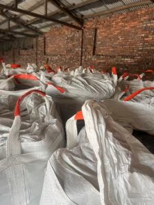 长期出售透明PET吸塑盒破碎料，可以拉丝用