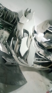 出售修理厂下来的汽车保险杠毛料，月供10吨左右