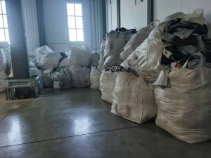 厂家出售残次品快递袋废料，现货50吨，干净无杂