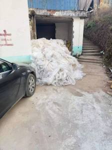 出售干造高压膜废料，纯缠绕膜，牙签跟透明胶会撕掉，月供40吨左右