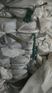 长期大量出售库存棉纱，库存纱线，色纱，32股，现货两吨多