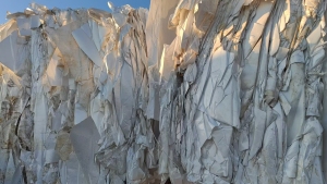 出售PP/PE膜废料，炼油用，现货三十多吨