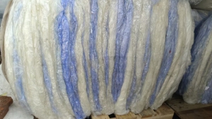 出售广告板下来的中性PVC膜废料,带不干胶,现货20吨