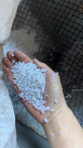 长期出售EPE珍珠棉颗粒，过双层60目，大白二白都有