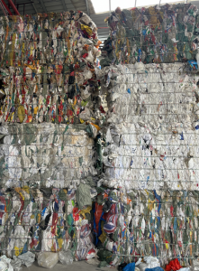 出售水洗PP编织袋废料，现货几十吨