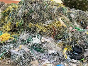 出售PP打包带毛料，漂沉混合，未压包