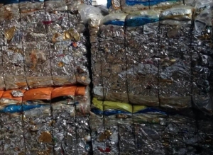 出售废铝餐盒棉花包，一个月二三十吨