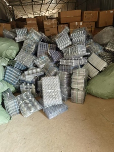 长期出售pet吸塑盒毛料