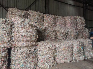 出售清洗好的纸厂废料，月供2000吨，打包好