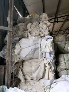 长期出售涤纶土工布，可以开花也可以造粒，现货6米8一车，货在河北石家庄