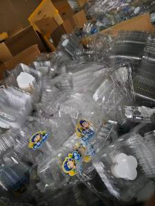 长期出售全新PET食品级吸塑盒废料