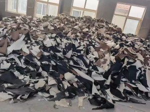 长期出售环保pvc汽车革边角料，月供30-40吨左右