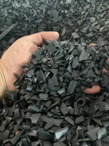 出售水粉软质PVC电缆皮破碎料，长期供货