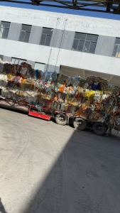 长期出售pet废膜边角料，pet烫金膜边角料，清洗料，月供50-60吨