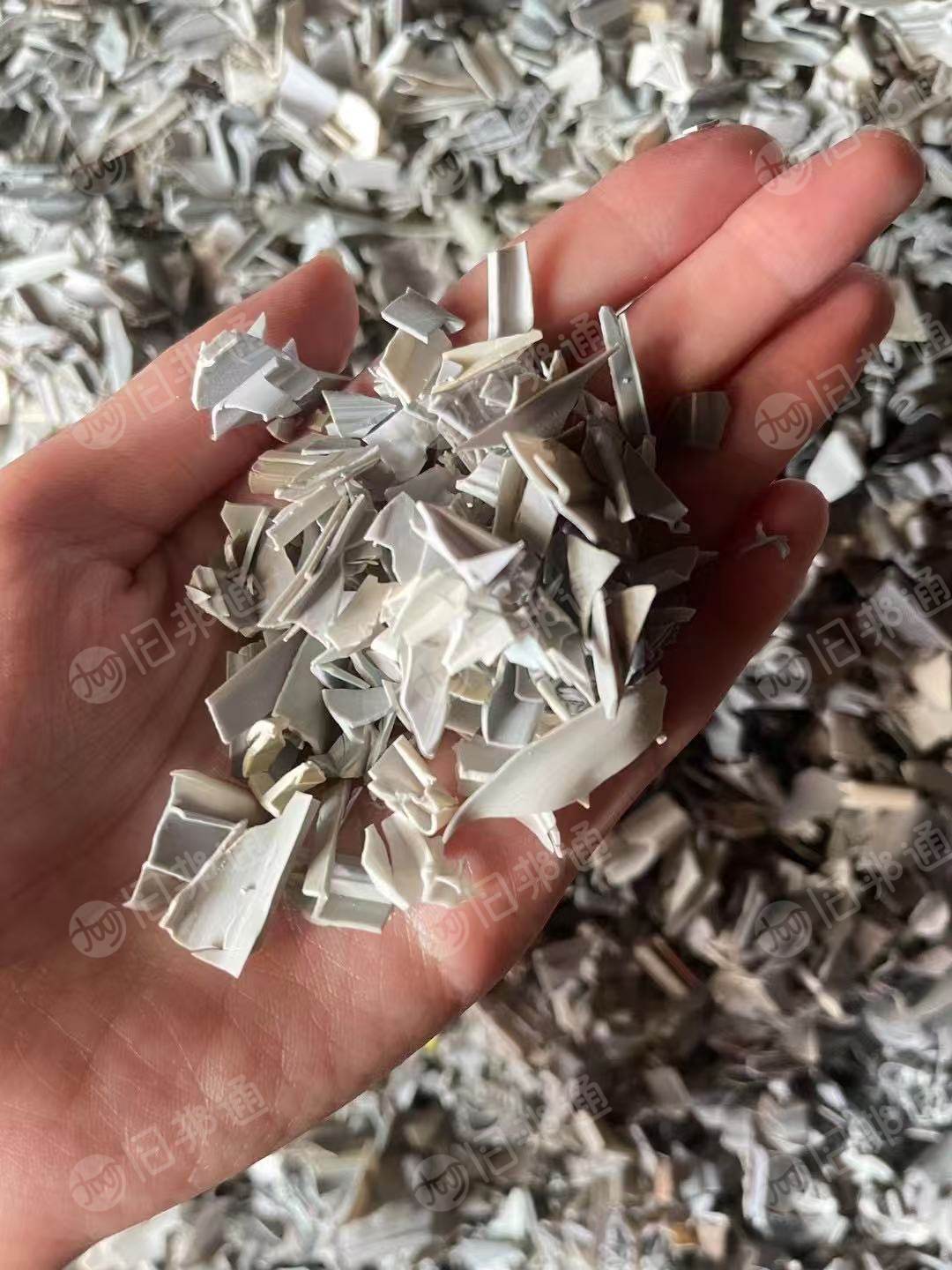 出售PVC破碎料,冰箱密封条外皮破碎料,月供300吨