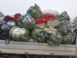 长期出售涤纶飞织布，涤纶废布