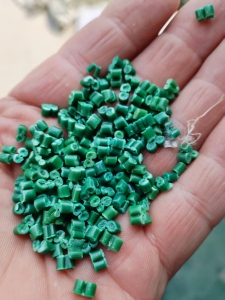 长期大量出售pp颗粒，包皮颗粒，多种颜色，60目，货在山东枣庄