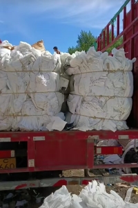 长期出售废布料，服装下脚料，化纤布和棉布都有，货在吉林长春