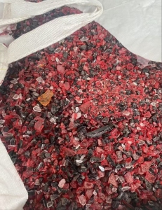 出售汽车尾灯纯亚克力破碎料，新料破碎的，现货300吨